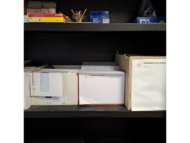 Lameldeurkast met inhoud - afbeelding 7 van  10