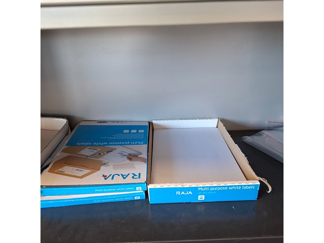 Lameldeurkast met inhoud - afbeelding 6 van  11