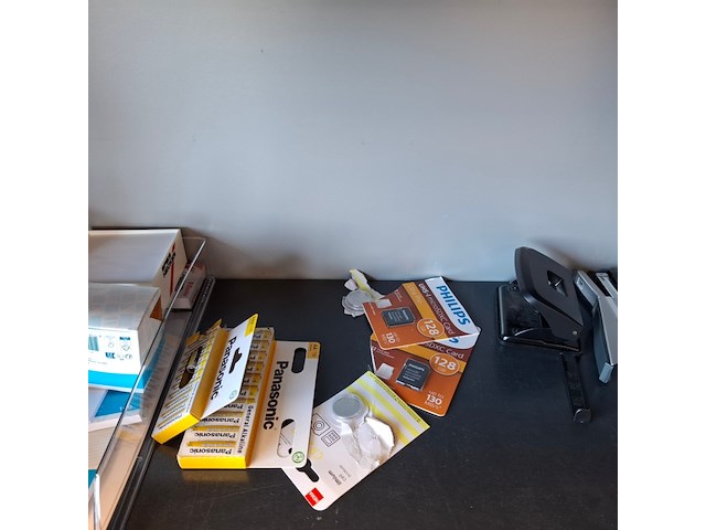 Lameldeurkast met inhoud - afbeelding 8 van  11