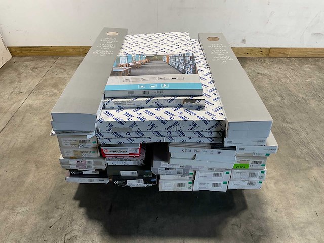 Laminaat – diverse soorten, ca. 100m² - afbeelding 1 van  15