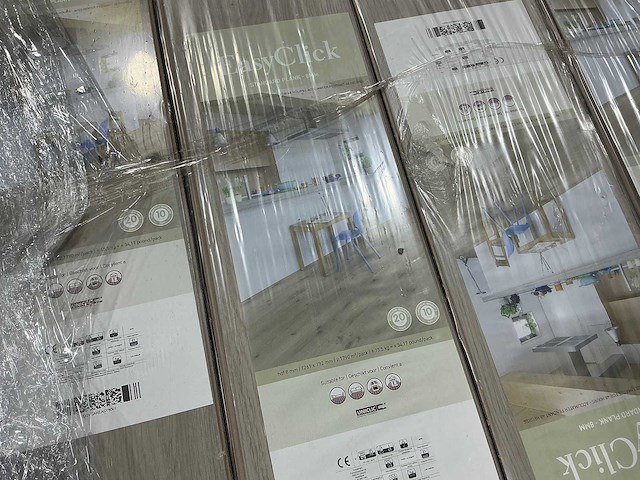 Laminate - easy click - kelowna - laminaatvloer 95 m2 - afbeelding 2 van  2