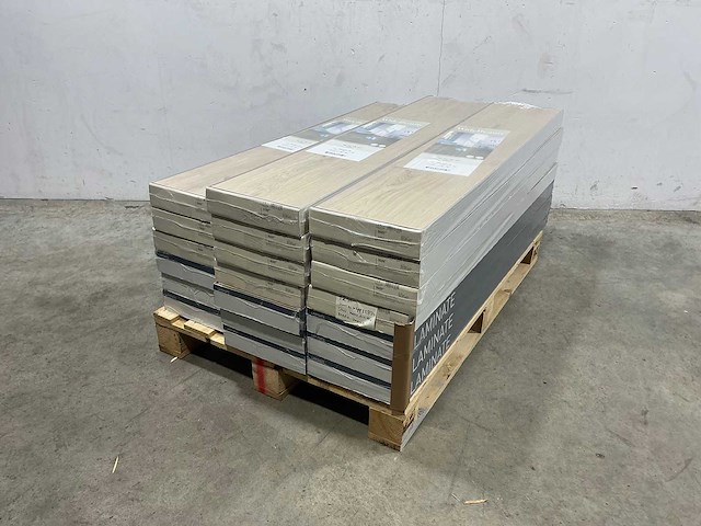 Laminate - wide beauty - saguenay - laminaatvloer 49 m2 - afbeelding 2 van  2