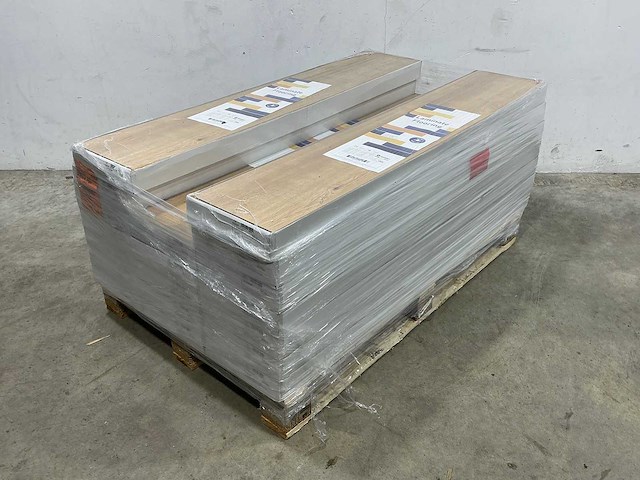 Laminate flooring - donker natuur eiken - laminaatvloer 51 m2 - afbeelding 1 van  2