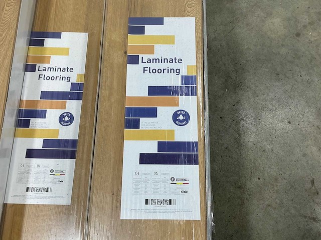 Laminate flooring - donker natuur eiken - laminaatvloer 51 m2 - afbeelding 2 van  2