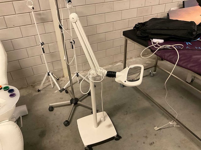 Lamp en statief (4x) - afbeelding 2 van  5