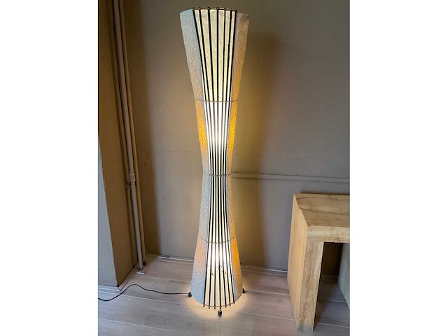 Lamp met tafeltjes - afbeelding 4 van  4