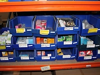 Lampen in diverse uitvoeringen op 4 legborden. let op! ophalen op eerste afhaaldag - afbeelding 9 van  13