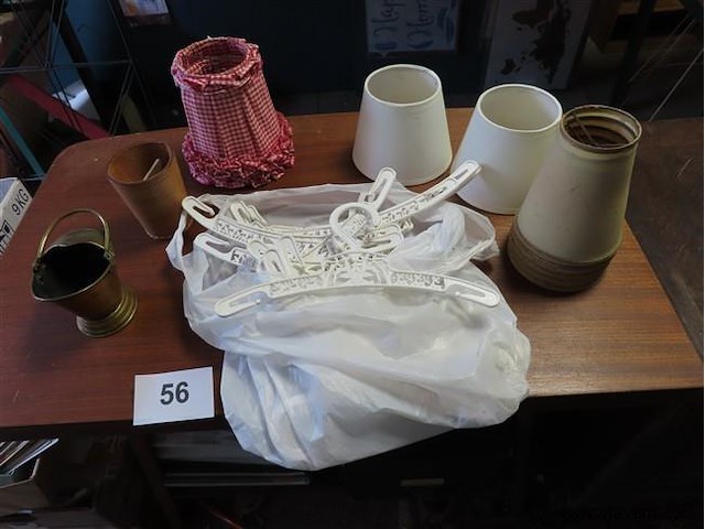 Lampenkapjes, kapstokken en divers - afbeelding 1 van  3