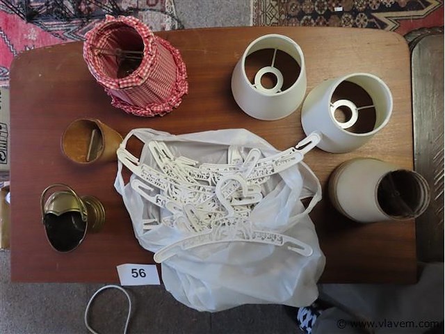 Lampenkapjes, kapstokken en divers - afbeelding 2 van  3