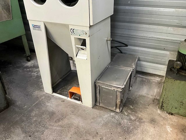 Lampugnani sabbiatrici eko-nomika straalcabine - afbeelding 4 van  8
