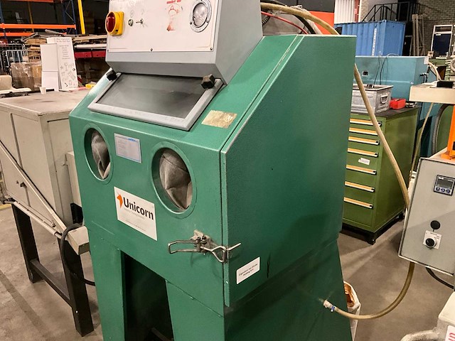 Lampugnani sabbiatruci one straalcabine - afbeelding 4 van  9