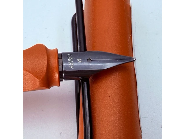 Lamy safari vulpen terra red - m nib - afbeelding 2 van  3
