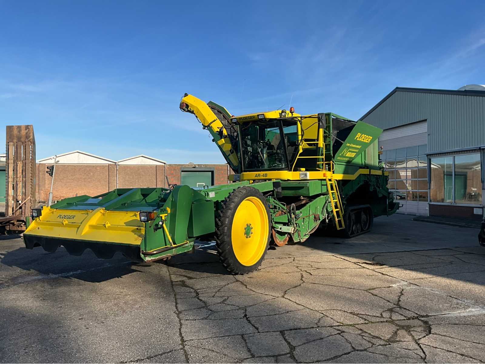 Lanbouwmachines, tractoren en bedrijfsauto's