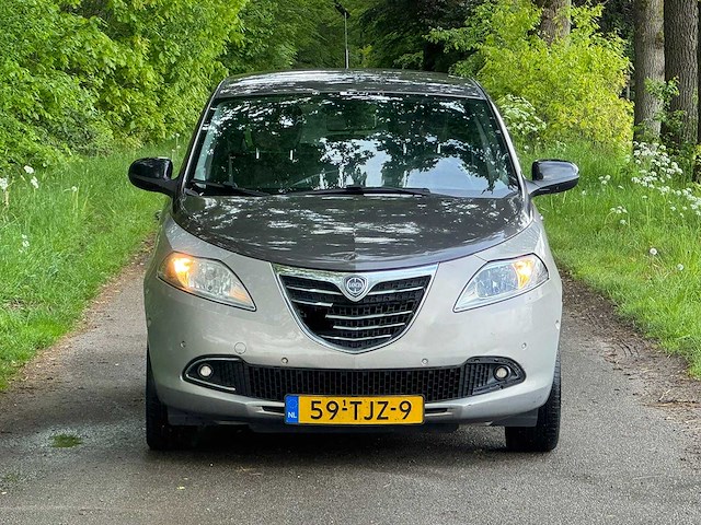 Lancia - 2012 - ypsilon - 1.2 bi-fuel platinum - 59-tjz-9 - afbeelding 13 van  18