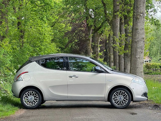 Lancia - 2012 - ypsilon - 1.2 bi-fuel platinum - 59-tjz-9 - afbeelding 14 van  18