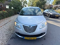 Lancia - 2014 - ypsilon - 0.9 twinair silver + - 3-tnb-99 - afbeelding 2 van  8