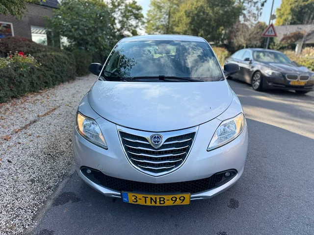 Lancia - 2014 - ypsilon - 0.9 twinair silver + - 3-tnb-99 - afbeelding 2 van  8
