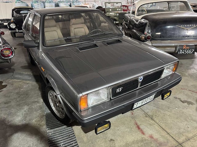 Lancia - hf turbo - delta - oldtimer - afbeelding 8 van  15