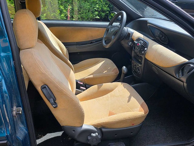 Lancia - ypsilon - 1.2 ls ecvt - automaat - 105.000 km - 1999 - zf-jn-16 - personenauto - afbeelding 2 van  10