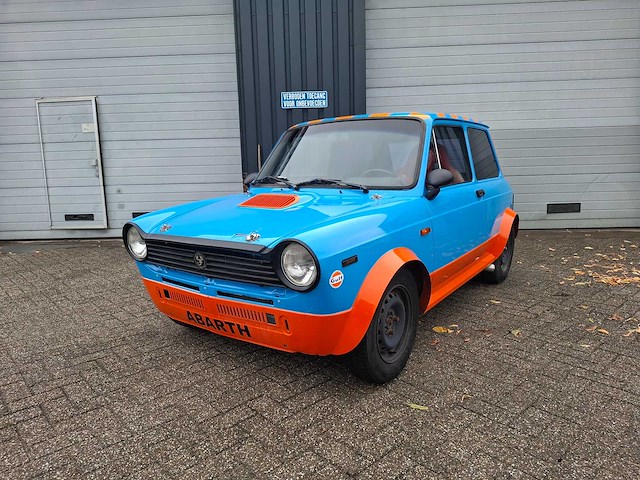 Lancia abarth - 1980 - a112 junior (gulf racing look) - personenauto - afbeelding 1 van  9