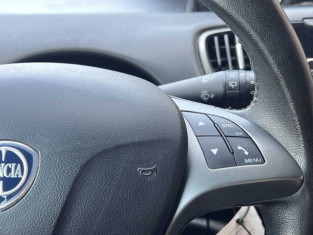 Lancia ypsilon 0.9 ta elefantino + 2014 | 6-xdt-55 - afbeelding 8 van  23