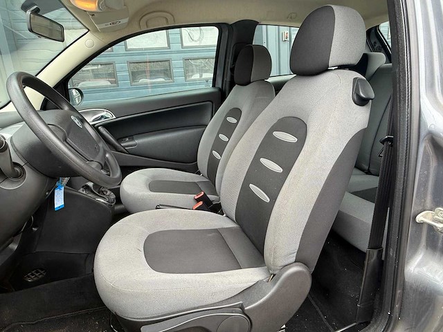 Lancia ypsilon 1.2 argento | 06-zd-lr i - afbeelding 4 van  16
