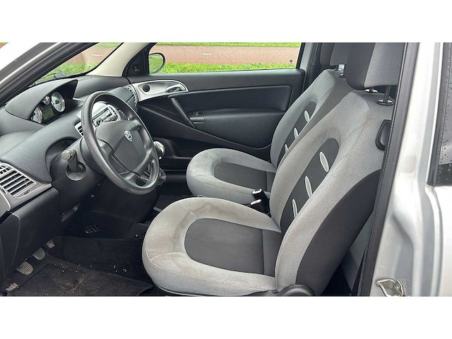 Lancia ypsilon 1.2 argento 2008 | 86-hkp-2 i - afbeelding 6 van  13