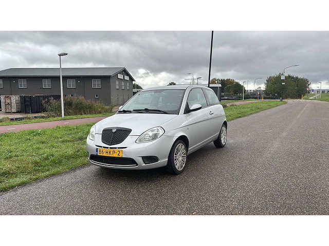 Lancia ypsilon 1.2 argento 2008 | 86-hkp-2 i - afbeelding 1 van  13