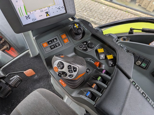 Land- of bosbouwtrekker, claas, arion 530, 2015 - afbeelding 21 van  37