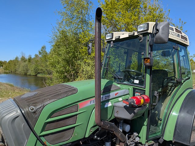 Land- of bosbouwtrekker, fendt, 210 p vario, 2011, met grondbak - afbeelding 3 van  34