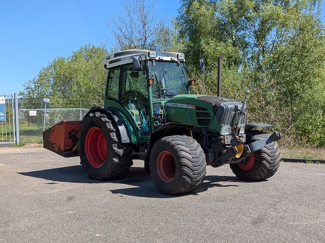 Land- of bosbouwtrekker, fendt, 210 p vario, 2011, met grondbak - afbeelding 32 van  34