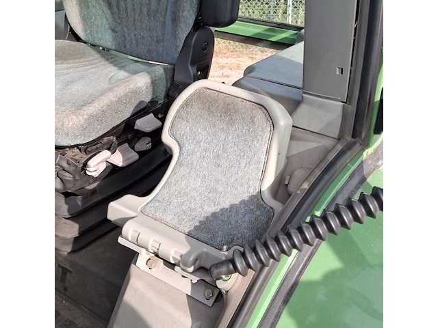Land- of bosbouwtrekker, fendt, 309 vario, 2009, met stoll robust fz 20 voorlader en grondbak - afbeelding 16 van  57