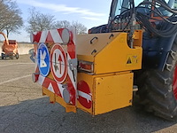 Land- of bosbouwtrekker, fendt, 412 vario met maaiarm herder, 2009 - afbeelding 8 van  53