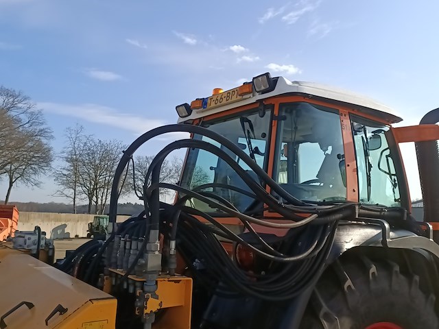 Land- of bosbouwtrekker, fendt, 412 vario met maaiarm herder, 2009 - afbeelding 14 van  53