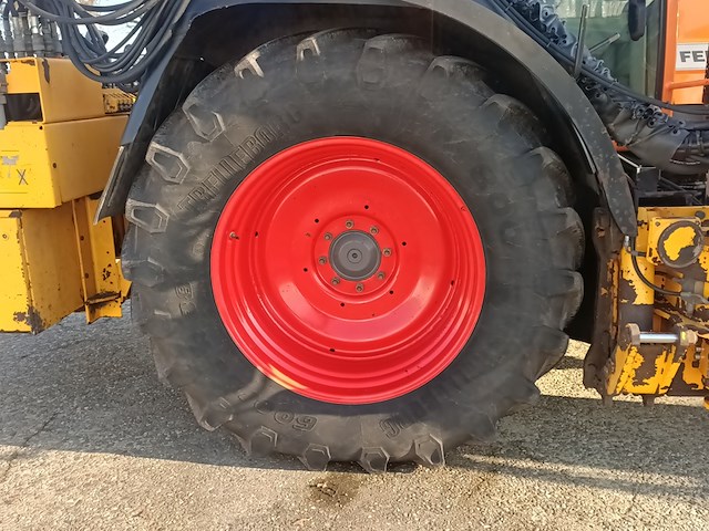 Land- of bosbouwtrekker, fendt, 412 vario met maaiarm herder, 2009 - afbeelding 15 van  53