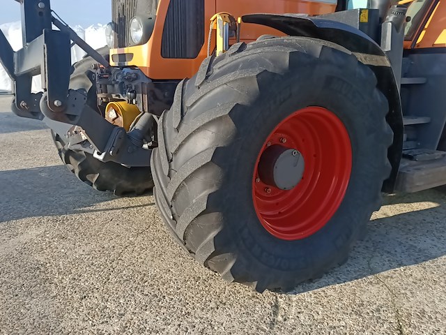 Land- of bosbouwtrekker, fendt, 412 vario met maaiarm herder, 2009 - afbeelding 18 van  53