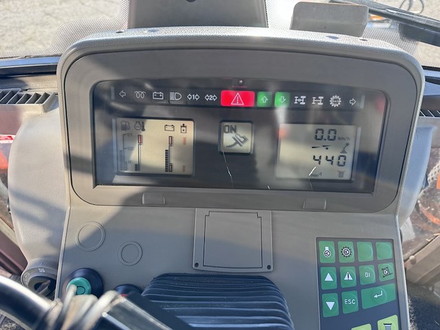 Land- of bosbouwtrekker, fendt, 412 vario met maaiarm herder, 2009 - afbeelding 29 van  53