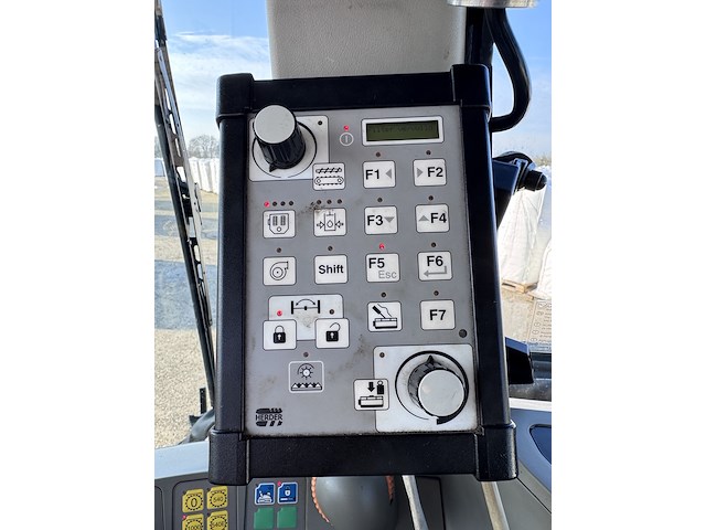 Land- of bosbouwtrekker, fendt, 412 vario met maaiarm herder, 2009 - afbeelding 33 van  53