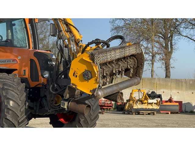 Land- of bosbouwtrekker, fendt, 412 vario met maaiarm herder, 2009 - afbeelding 49 van  53