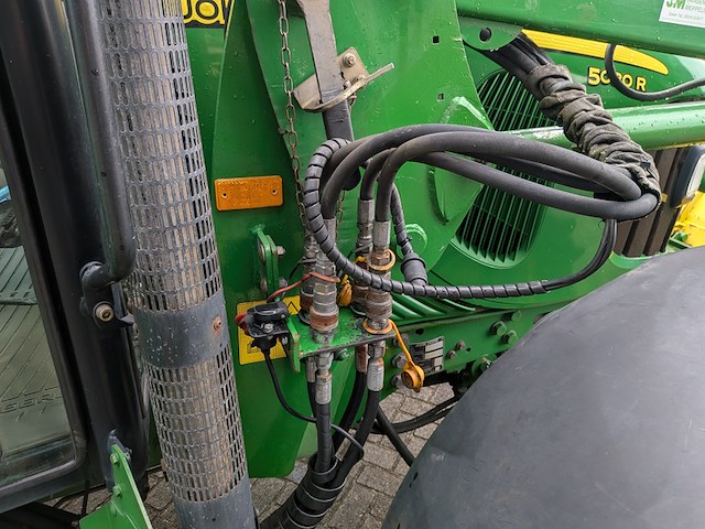 Land- of bosbouwtrekker, john deere, 5080r, 2010, met voorlader en schepbak - afbeelding 9 van  37