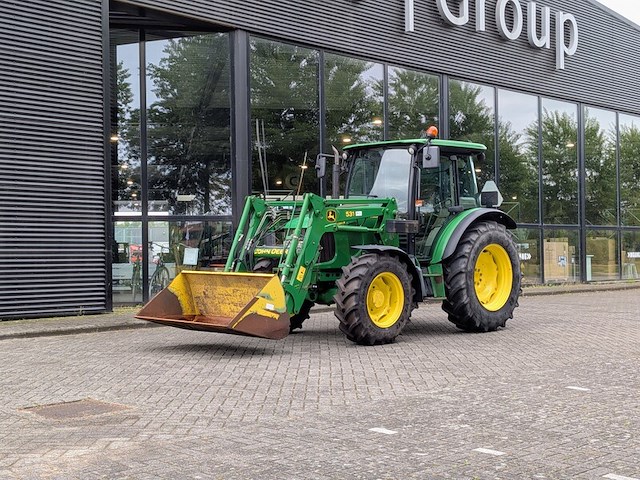 Land- of bosbouwtrekker, john deere, 5080r, 2010, met voorlader en schepbak - afbeelding 1 van  37