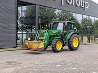Land- of bosbouwtrekker, john deere, 5080r, 2010, met voorlader en schepbak - afbeelding 1 van  37