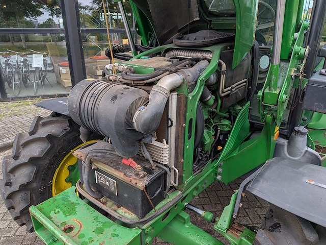 Land- of bosbouwtrekker, john deere, 5080r, 2010, met voorlader en schepbak - afbeelding 29 van  37