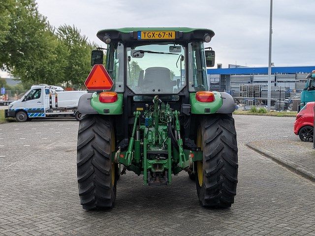 Land- of bosbouwtrekker, john deere, 5080r, 2010, met voorlader en schepbak - afbeelding 32 van  37