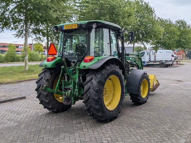 Land- of bosbouwtrekker, john deere, 5080r, 2010, met voorlader en schepbak - afbeelding 33 van  37