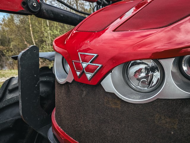 Land- of bosbouwtrekker, massey ferguson, 5435, 2016, met voorlader, ålö mf 946 - afbeelding 2 van  39