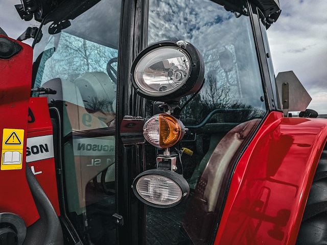 Land- of bosbouwtrekker, massey ferguson, 5435, 2016, met voorlader, ålö mf 946 - afbeelding 4 van  39