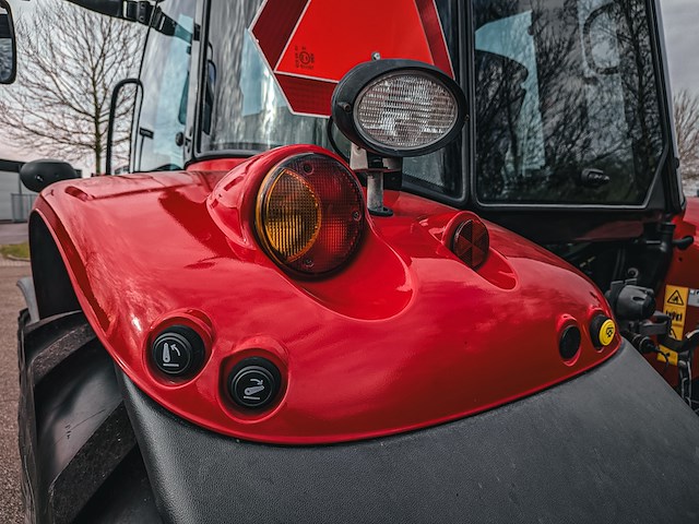 Land- of bosbouwtrekker, massey ferguson, 5435, 2016, met voorlader, ålö mf 946 - afbeelding 5 van  39