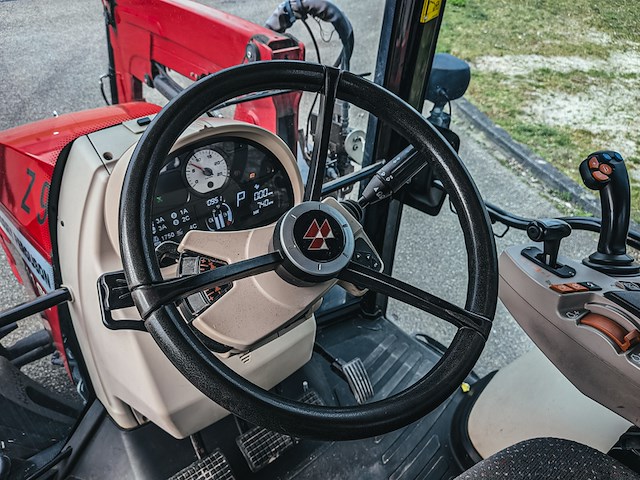 Land- of bosbouwtrekker, massey ferguson, 5435, 2016, met voorlader, ålö mf 946 - afbeelding 19 van  39