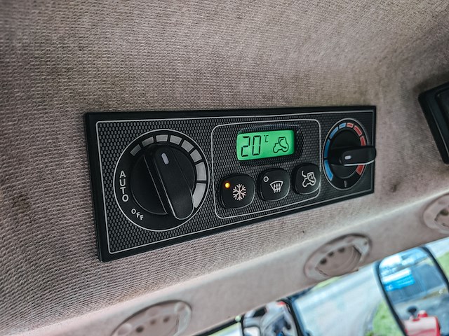 Land- of bosbouwtrekker, massey ferguson, 5435, 2016, met voorlader, ålö mf 946 - afbeelding 27 van  39